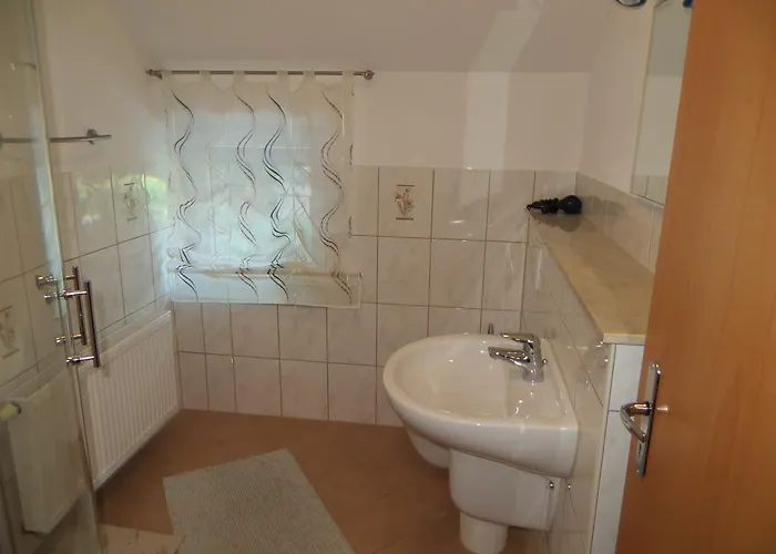 & Zimmervermietung Wolf Pensionat 3*